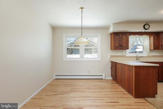 42 RUNNING BROOK RD W, Ewing, NJ 08638