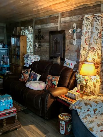 1116 Navarro, Mart, TX 76664