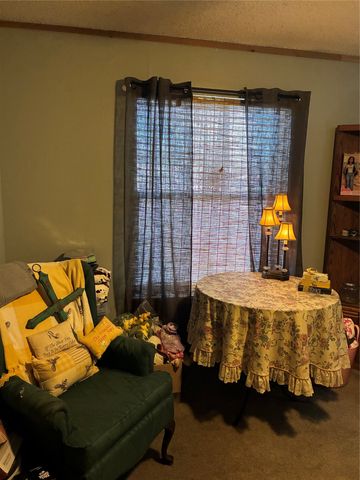 1116 Navarro, Mart, TX 76664