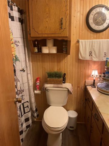 1116 Navarro, Mart, TX 76664