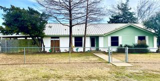 1116 Navarro, Mart, TX 76664