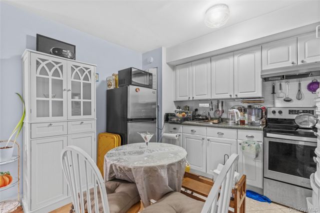 59 Fieldstone Drive 18, Hartsdale, NY 10530