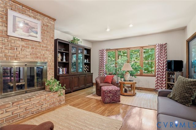 2201 Planters Row Dr, Midlothian, VA 23113
