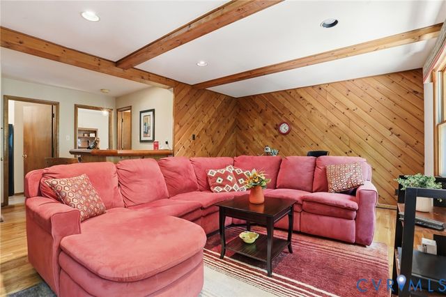 2201 Planters Row Dr, Midlothian, VA 23113