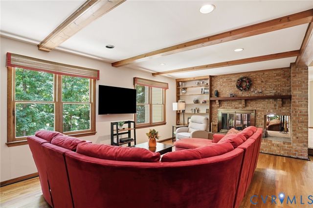 2201 Planters Row Dr, Midlothian, VA 23113