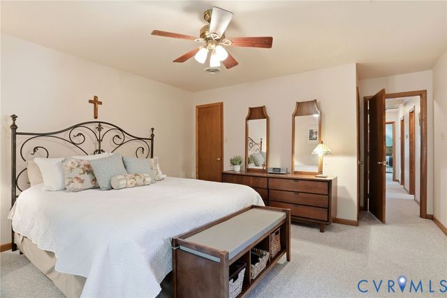 2201 Planters Row Dr, Midlothian, VA 23113