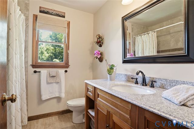 2201 Planters Row Dr, Midlothian, VA 23113