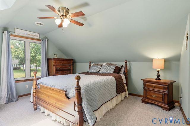 2201 Planters Row Dr, Midlothian, VA 23113