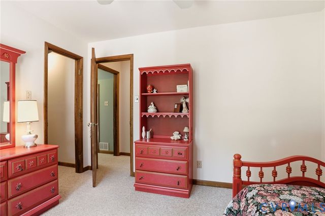 2201 Planters Row Dr, Midlothian, VA 23113