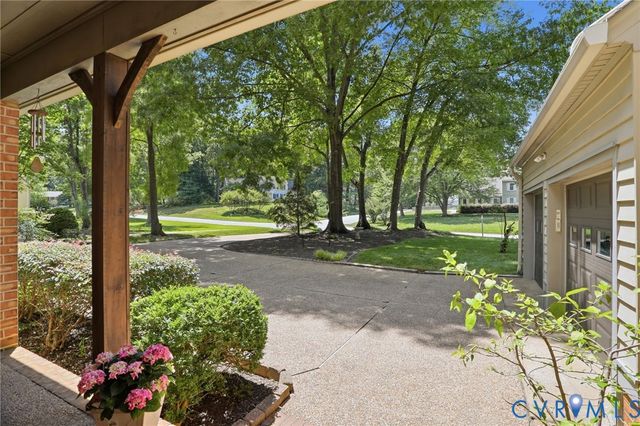 2201 Planters Row Dr, Midlothian, VA 23113