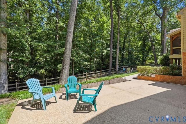 2201 Planters Row Dr, Midlothian, VA 23113