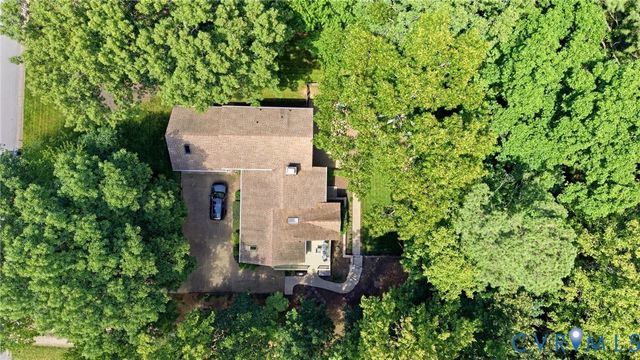 2201 Planters Row Dr, Midlothian, VA 23113