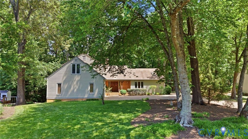 2201 Planters Row Dr, Midlothian, VA 23113