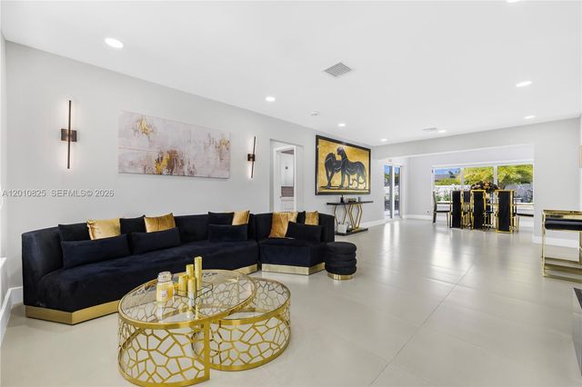 1104 N 13th Ter, Hollywood, FL 33019