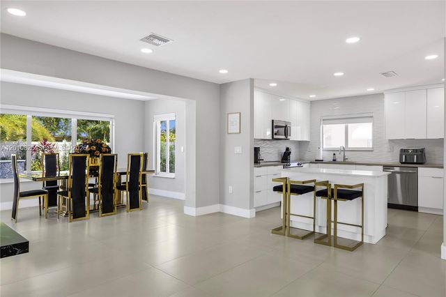1104 N 13th Ter, Hollywood, FL 33019