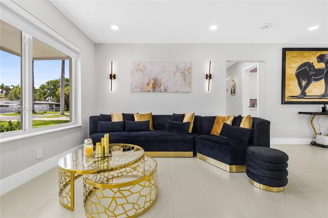 1104 N 13th Ter, Hollywood, FL 33019