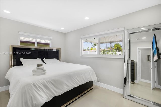1104 N 13th Ter, Hollywood, FL 33019