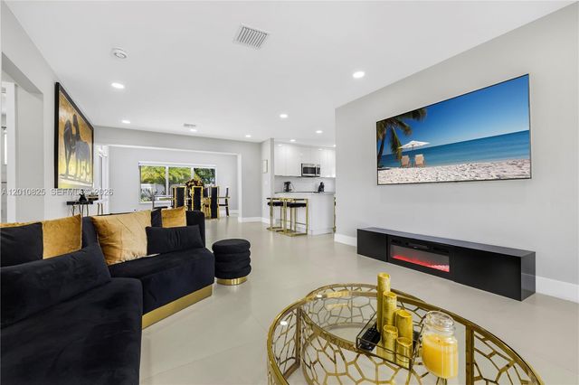 1104 N 13th Ter, Hollywood, FL 33019