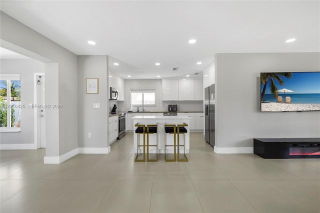 1104 N 13th Ter, Hollywood, FL 33019