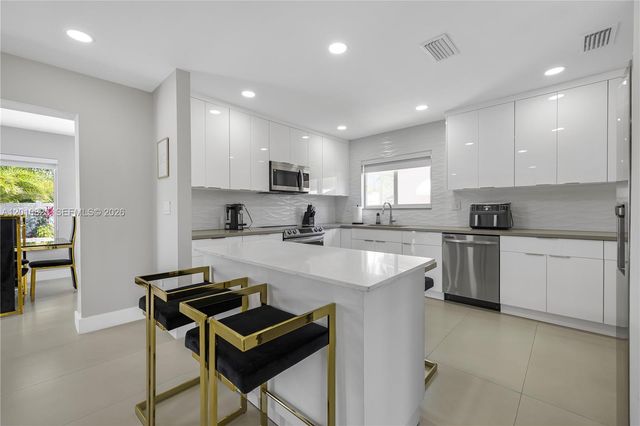 1104 N 13th Ter, Hollywood, FL 33019