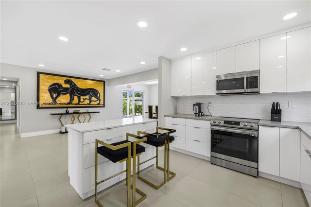 1104 N 13th Ter, Hollywood, FL 33019
