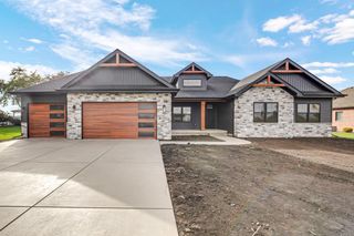 9864 Switch Grass Lane, St. John, IN 46373