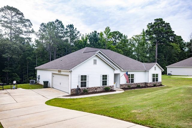 30 Veterans Court, Fort Mitchell, AL 36856