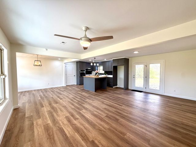 6304 State Line Rd, Cottonwood, AL 36320