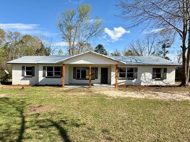 6304 State Line Rd, Cottonwood, AL 36320