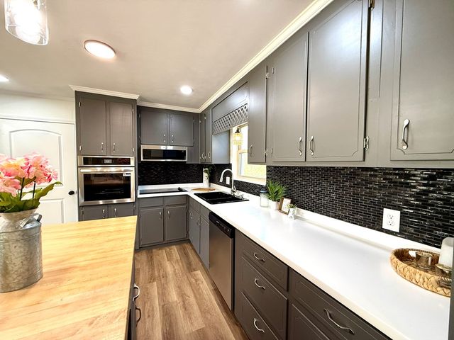 6304 State Line Rd, Cottonwood, AL 36320