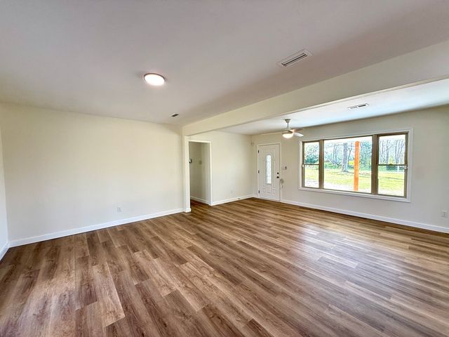 6304 State Line Rd, Cottonwood, AL 36320