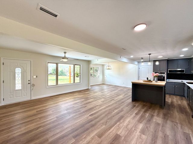 6304 State Line Rd, Cottonwood, AL 36320