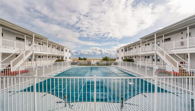 281 Dune Road 2A, Westhampton Beach, NY 11978