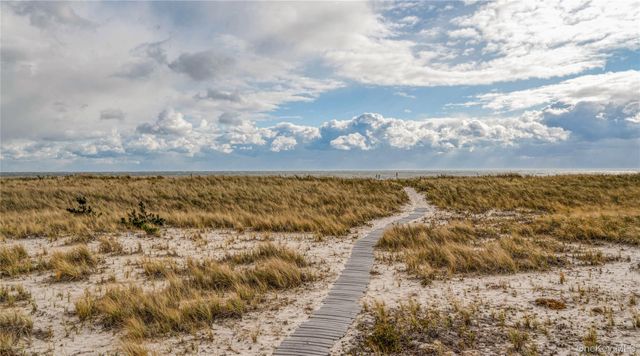 281 Dune Road 2A, Westhampton Beach, NY 11978
