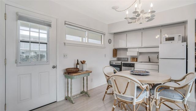 281 Dune Road 2A, Westhampton Beach, NY 11978