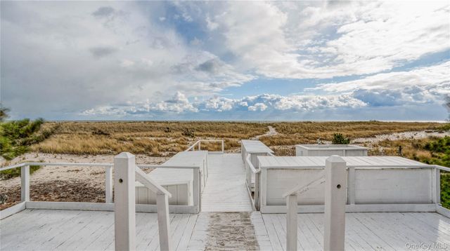 281 Dune Road 2A, Westhampton Beach, NY 11978