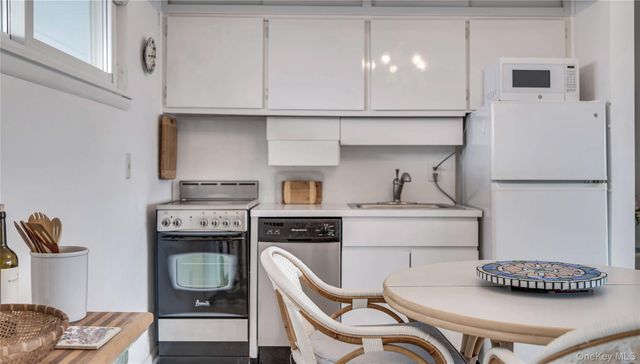 281 Dune Road 2A, Westhampton Beach, NY 11978