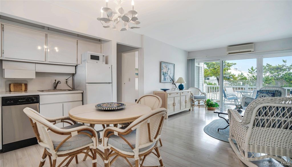 281 Dune Road 2A, Westhampton Beach, NY 11978