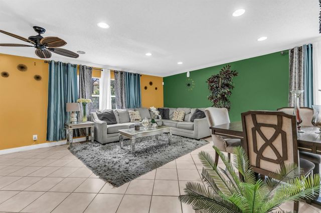 6724 Country Winds Cove, Lake Worth, FL 33463