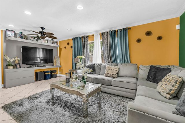 6724 Country Winds Cove, Lake Worth, FL 33463