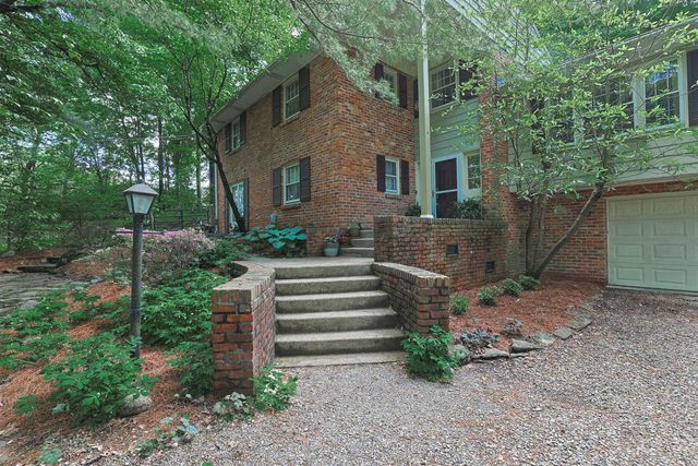 200 Brocdorf Drive, Wyoming, OH 45215