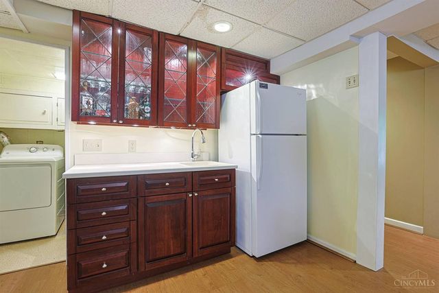 200 Brocdorf Drive, Wyoming, OH 45215