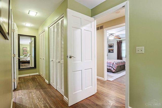 200 Brocdorf Drive, Wyoming, OH 45215