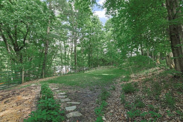 200 Brocdorf Drive, Wyoming, OH 45215