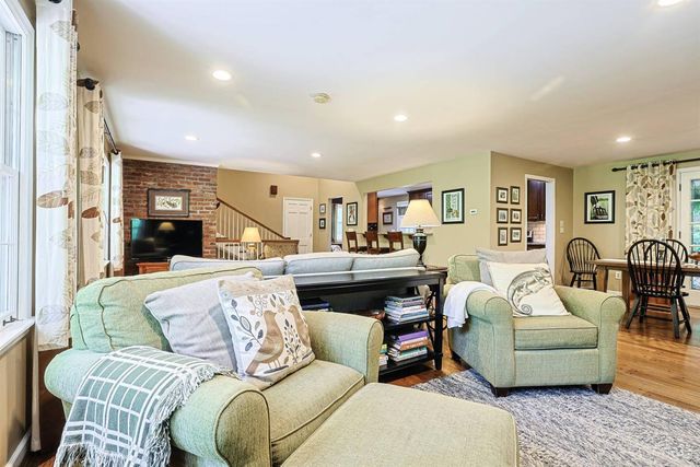 200 Brocdorf Drive, Wyoming, OH 45215