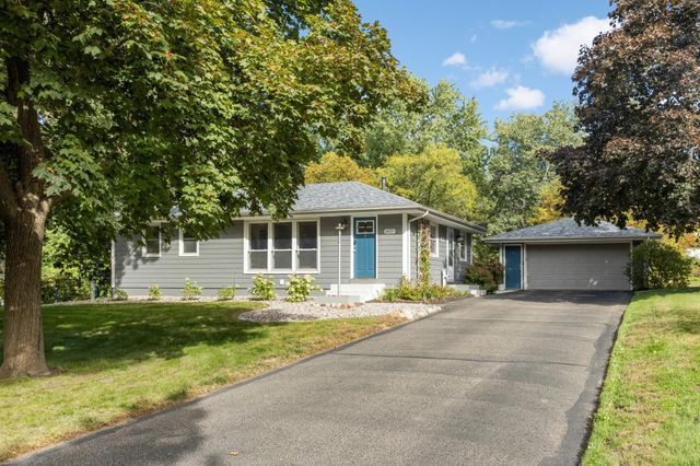 14929 Deerwood Drive, Burnsville, MN 55306
