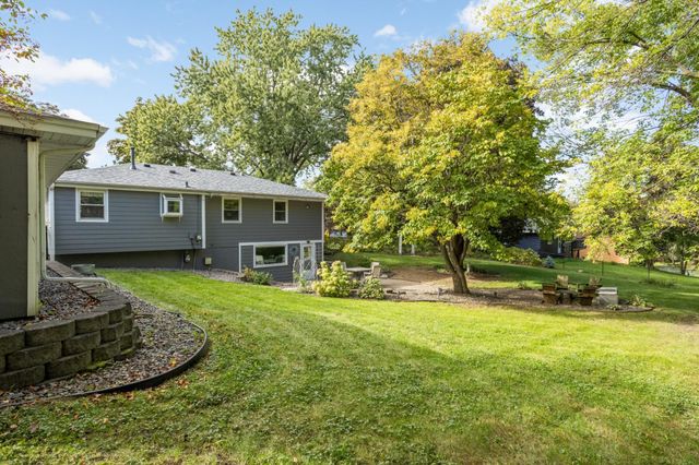 14929 Deerwood Drive, Burnsville, MN 55306