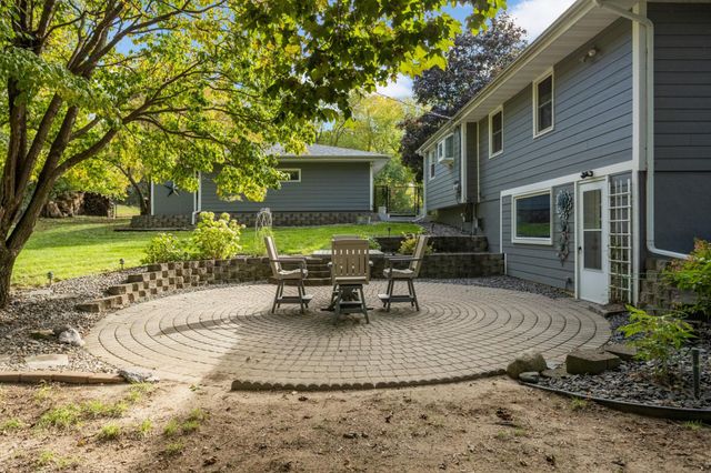 14929 Deerwood Drive, Burnsville, MN 55306