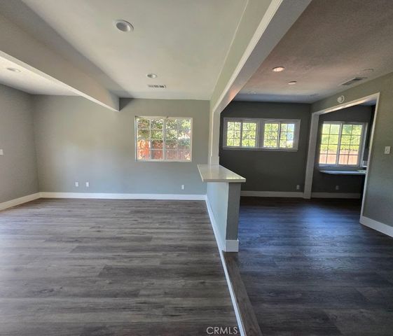 17001 Cantara, Lake Balboa, CA 91406