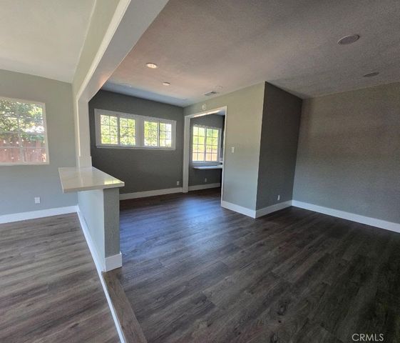 17001 Cantara, Lake Balboa, CA 91406